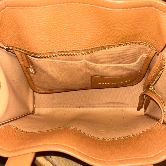 Marc Jacobs Medium Tan Leather Tote Bag - Picture 4 of 10